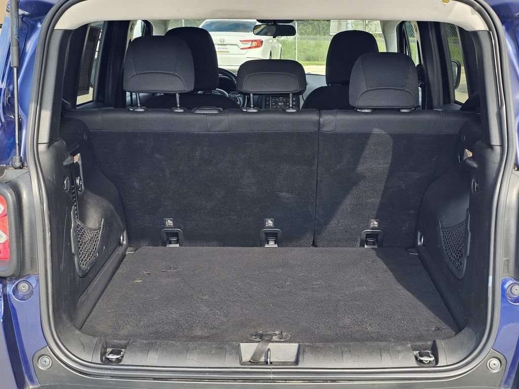 Used 2017 Jeep Renegade Latitude FWD image 15