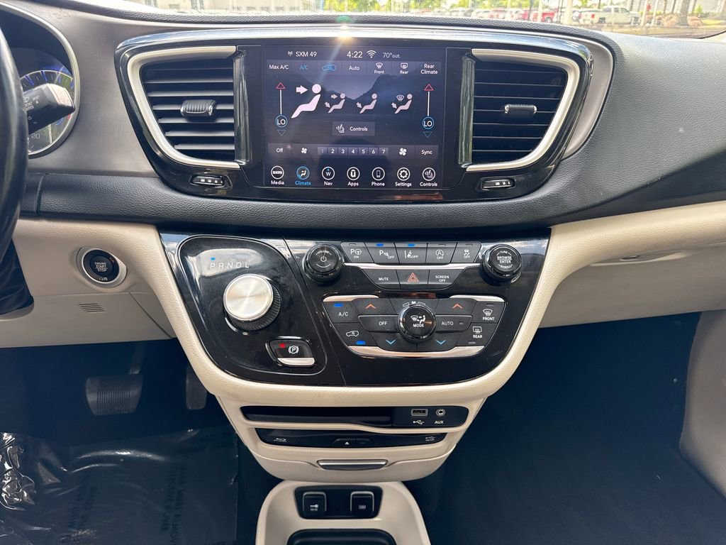 Used 2020 Chrysler Pacifica Touring-L Plus w/ Tire & Wheel Group image 18