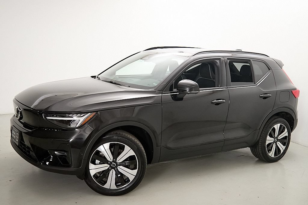 Certified 2023 Volvo XC40 Recharge Plus w/ Protection Package Premier AWD/4WD image 3