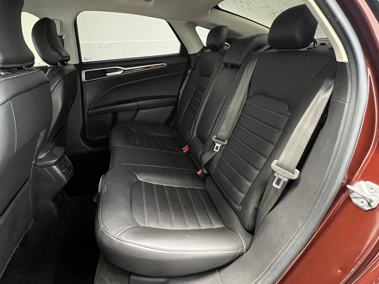 Used 2016 Ford Fusion SE w/ Equipment Group 502A FWD image 10