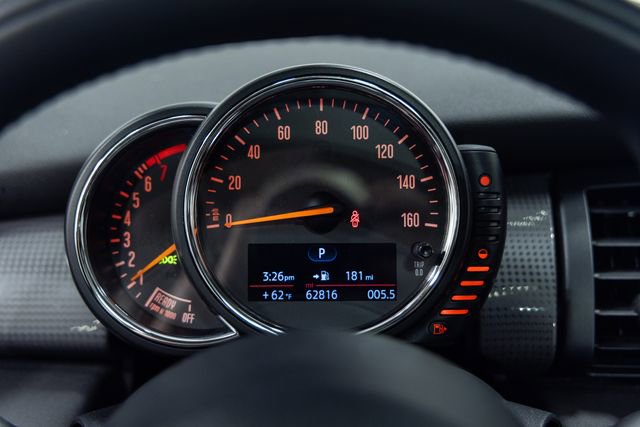 Used 2015 MINI Cooper 2-Door Hardtop FWD image 2