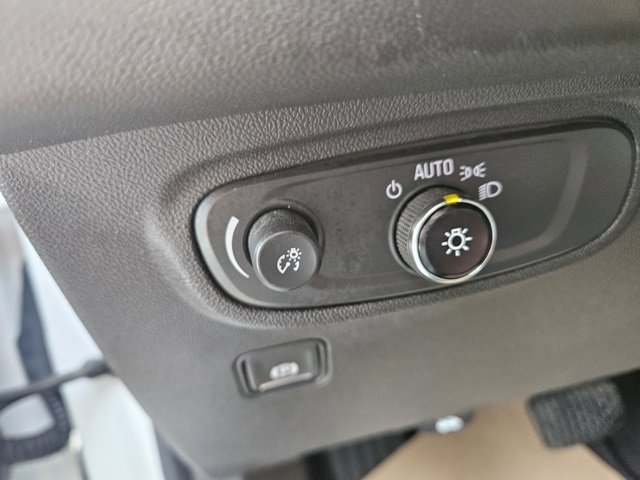 Used 2022 GMC Terrain SLE w/ Driver Convenience Package image 24