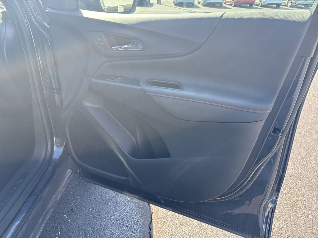 Used 2023 Chevrolet Equinox RS FWD image 36