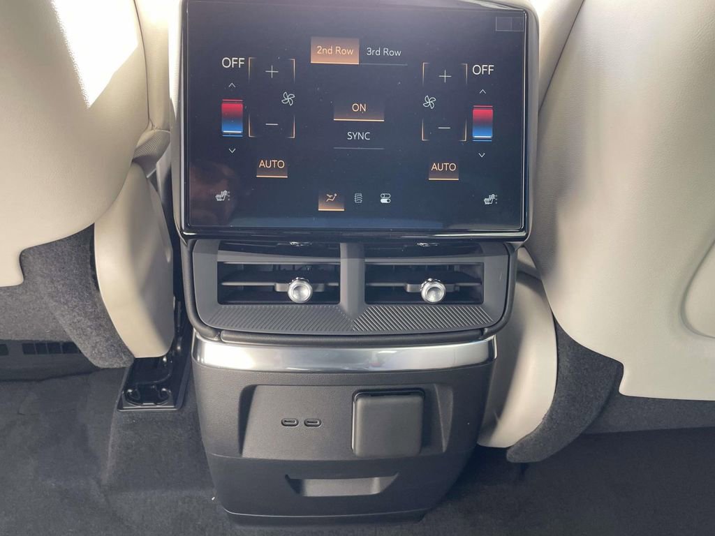 New 2026 Cadillac Vistiq Sport image 14