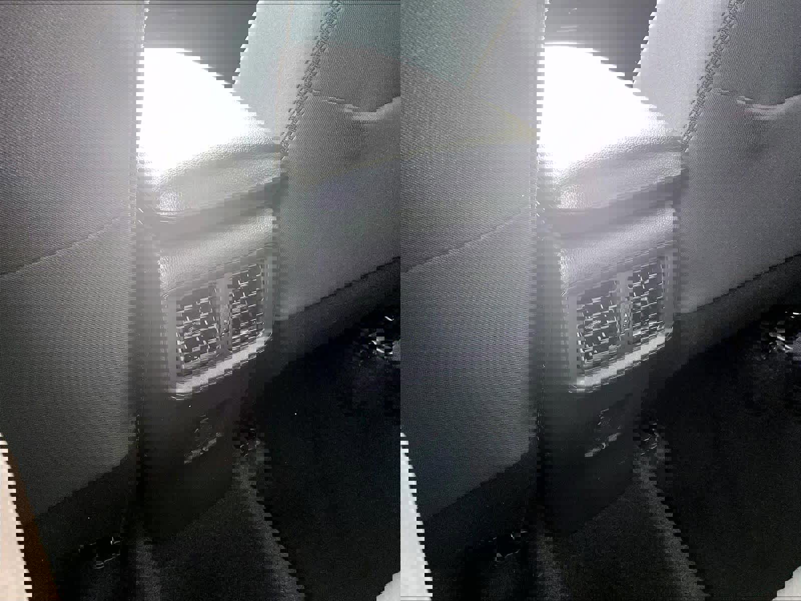 Used 2022 Toyota RAV4 LE image 28