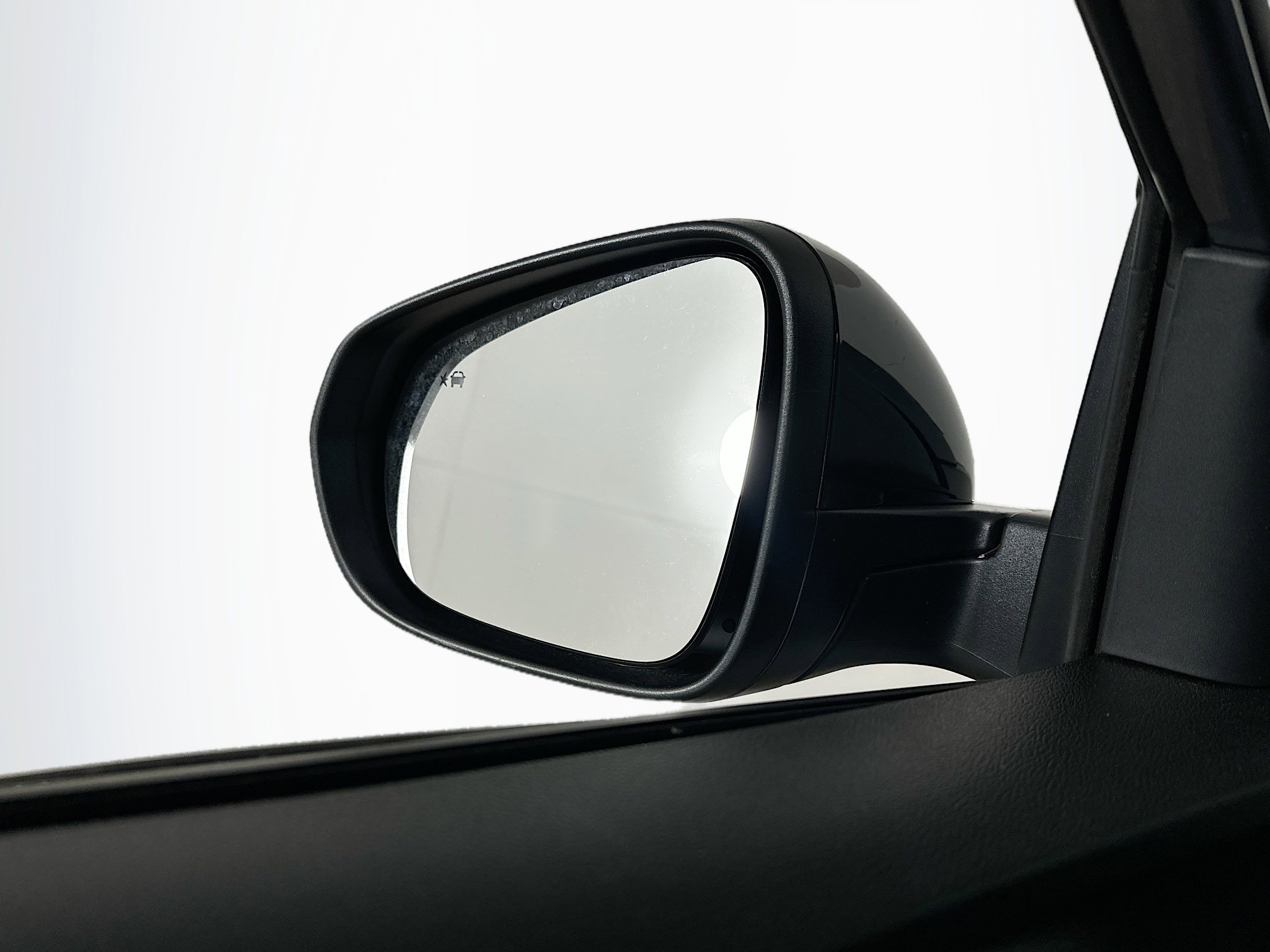 Used 2024 Chevrolet Trax RS w/ Sunroof Package image 16