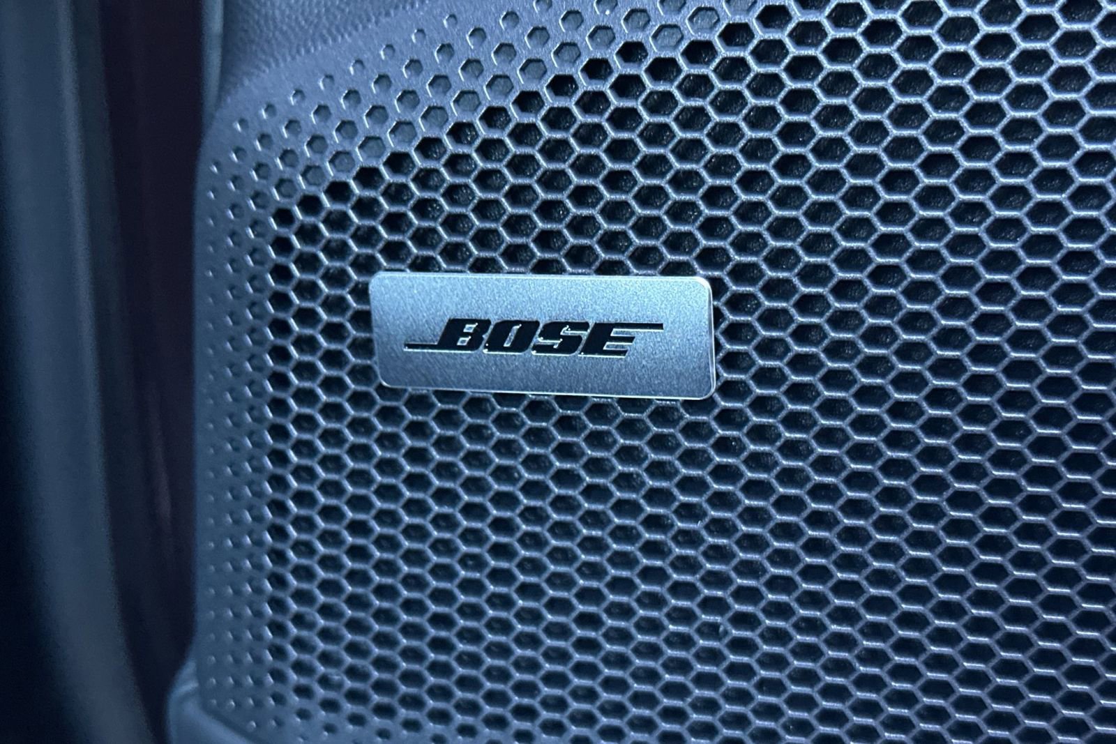 Certified 2025 Porsche Macan 4 Electric image 36