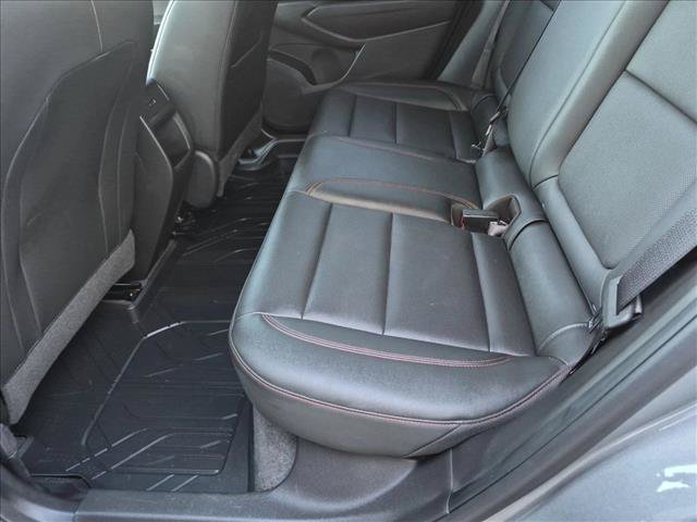 Used 2025 Chevrolet Trax RS w/ Sunroof Package FWD image 20