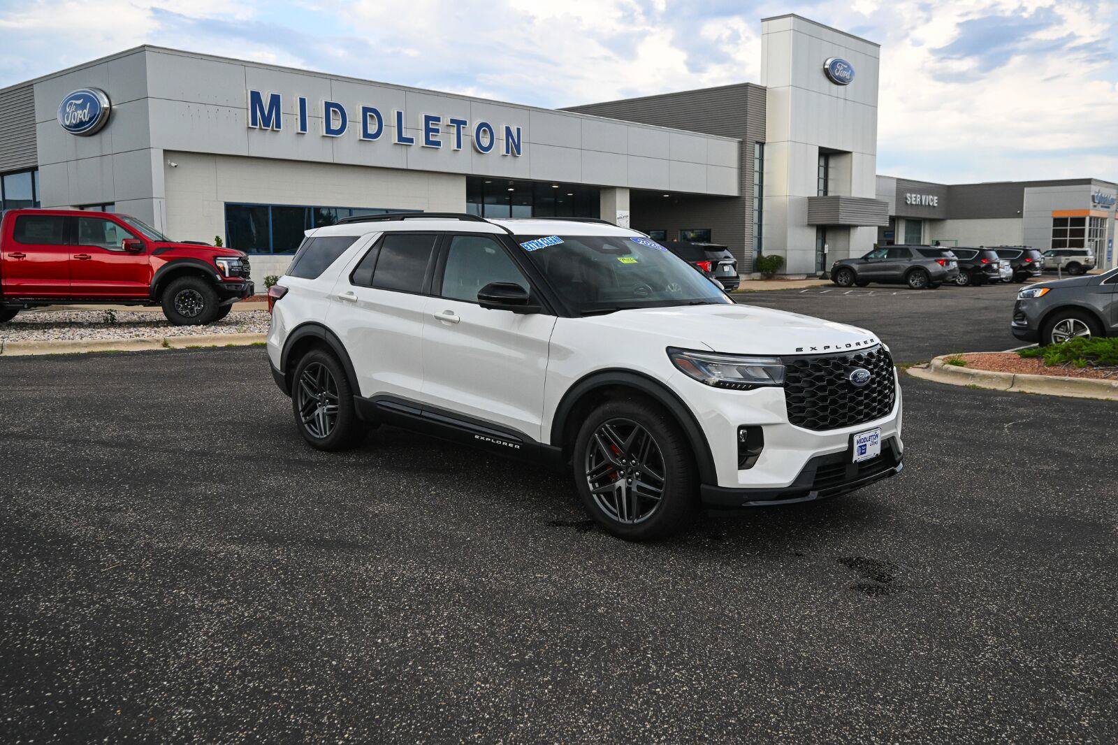 Certified 2025 Ford Explorer ST AWD/4WD image 3