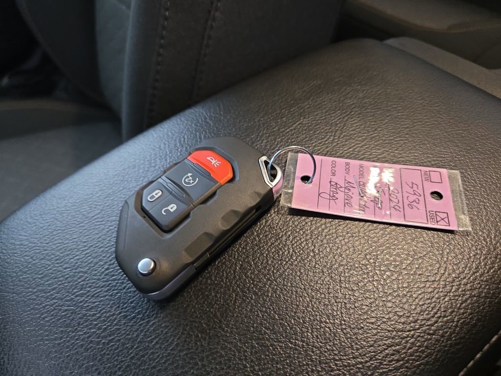 Used 2024 Jeep Gladiator Mojave w/ Convenience Group image 28