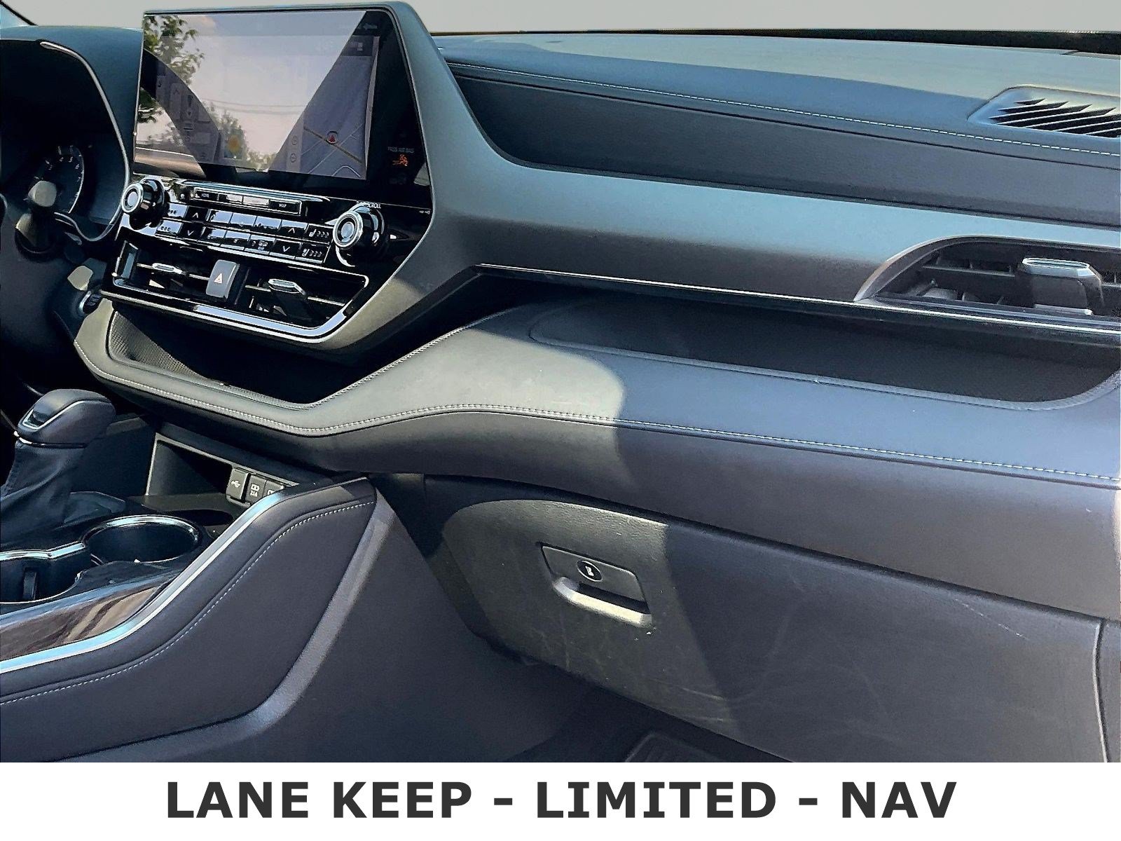 Used 2021 Toyota Highlander Limited AWD/4WD image 27