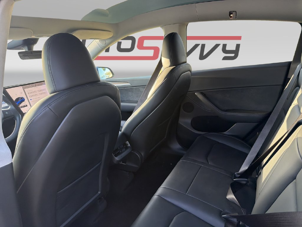 Used 2025 Tesla Model Y Long Range RWD image 16