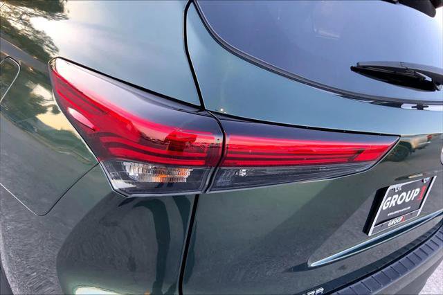 Certified 2023 Toyota Highlander L image 27