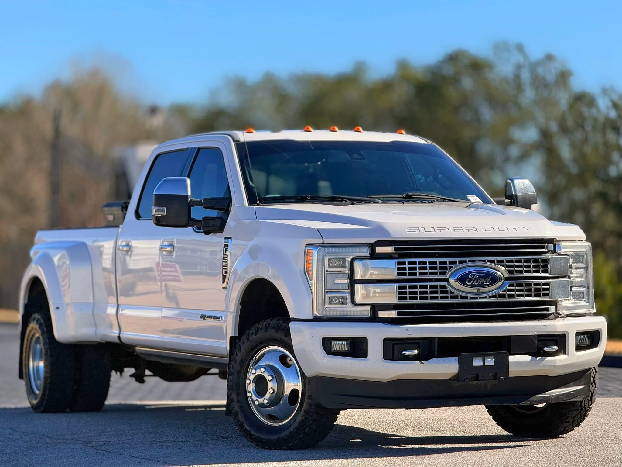 Used 2017 Ford F350 Platinum w/ Platinum Ultimate Package image 4