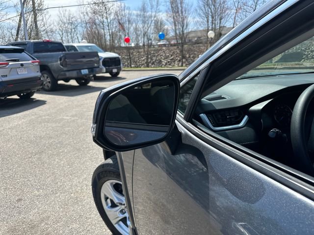 Used 2020 Toyota RAV4 XLE w/ Convenience Package AWD/4WD image 17