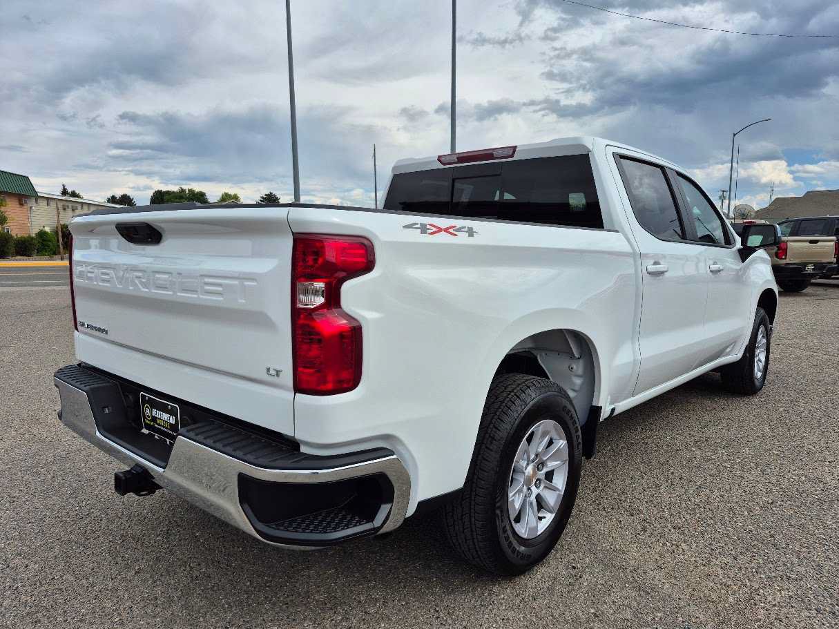 New 2026 Chevrolet Silverado 1500 LT w/ Leather Package AWD/4WD image 3