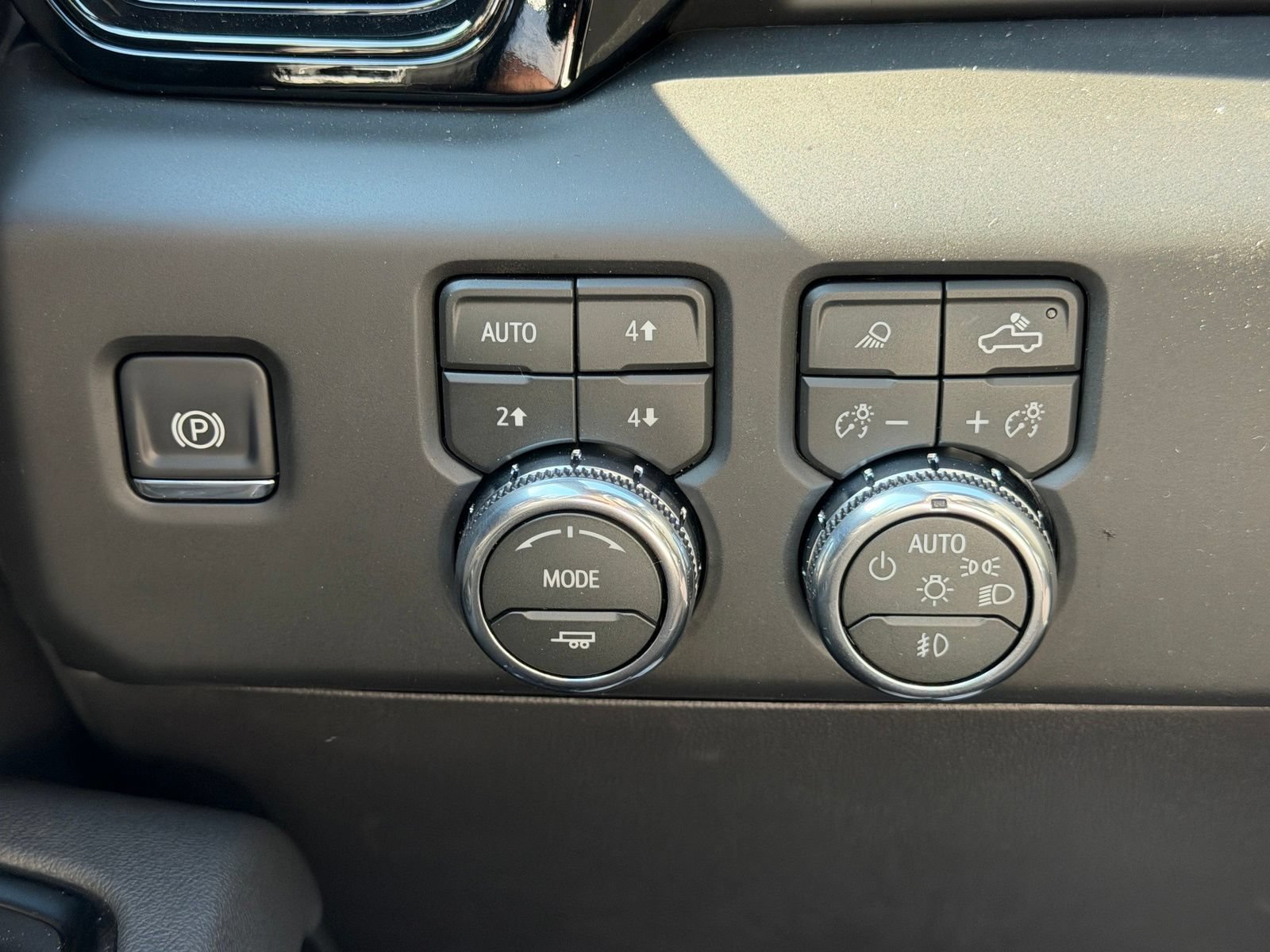 New 2026 GMC Sierra 1500 AT4 w/ AT4 Preferred Package AWD/4WD image 12