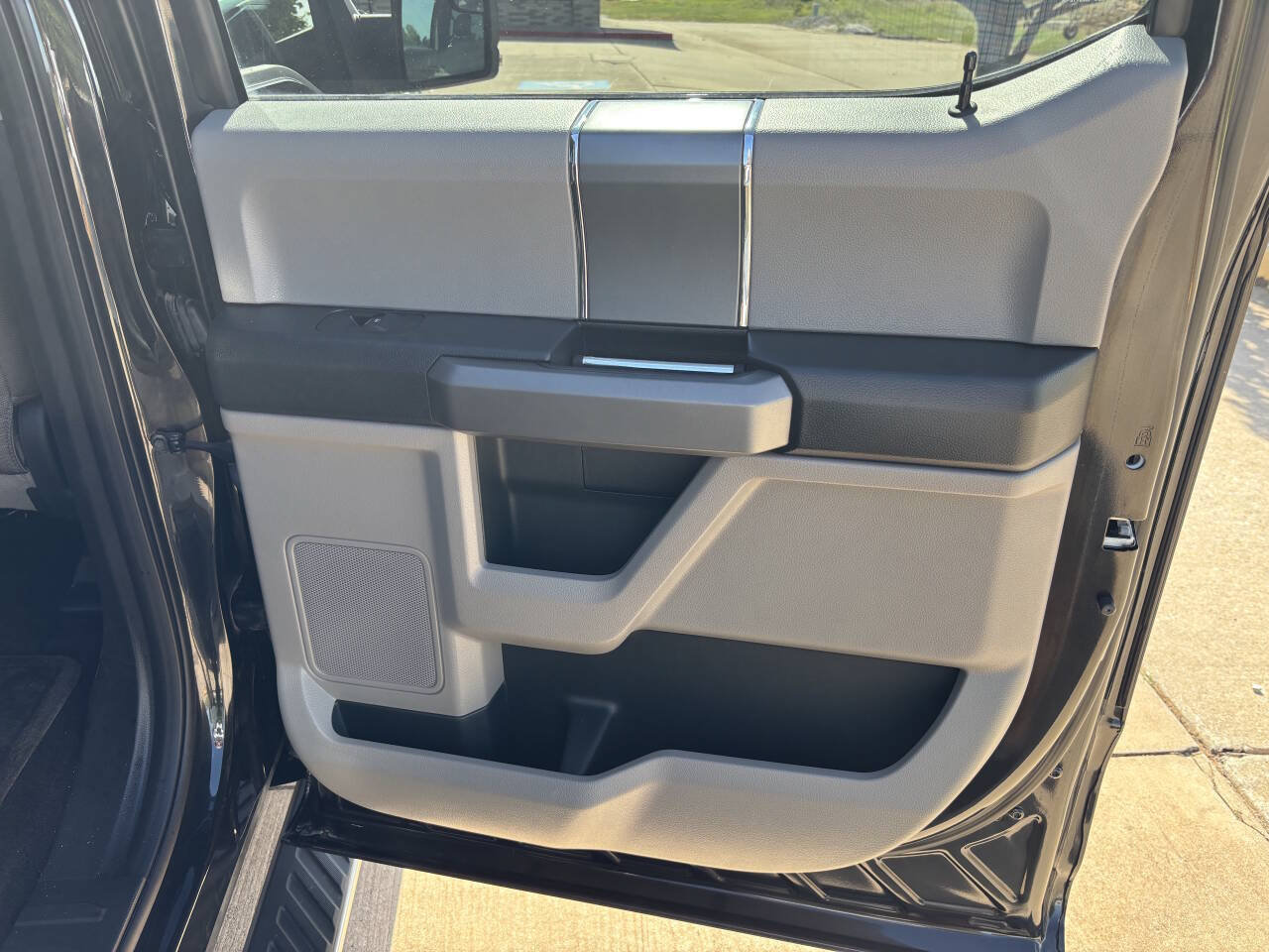 Used 2015 Ford F150 XLT w/ Equipment Group 302A Luxury RWD image 17