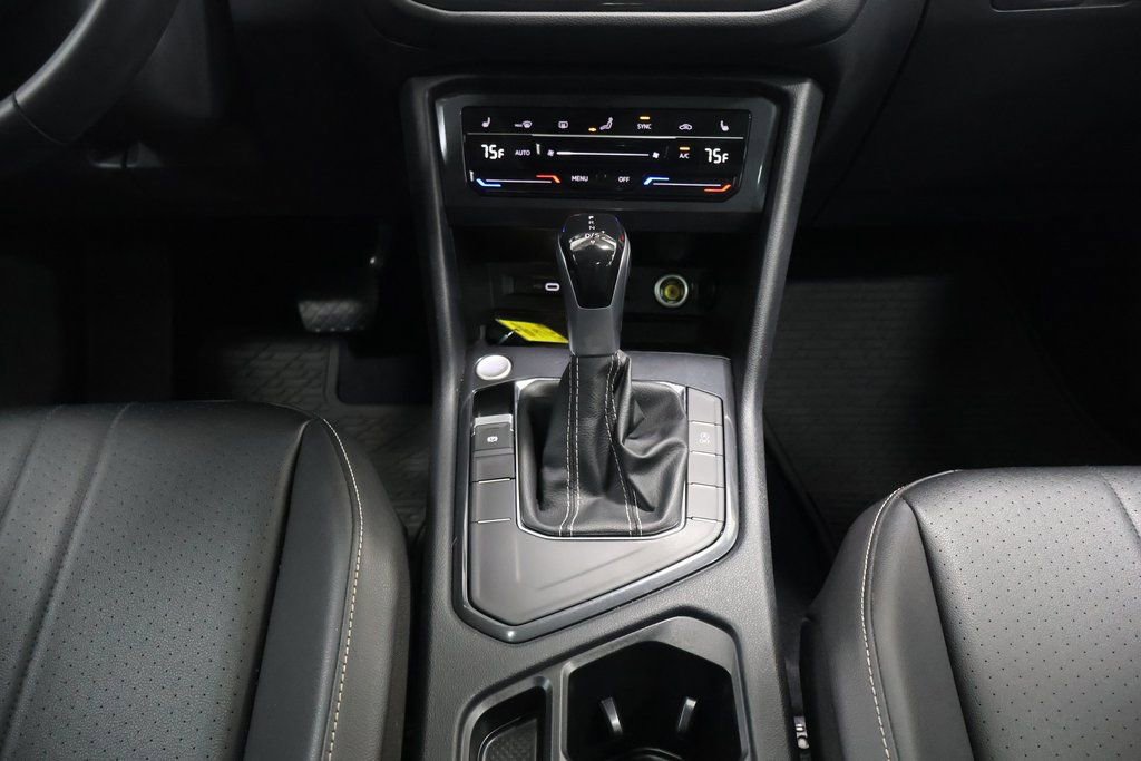 Used 2022 Volkswagen Tiguan SE w/ Panoramic Sunroof Package image 20
