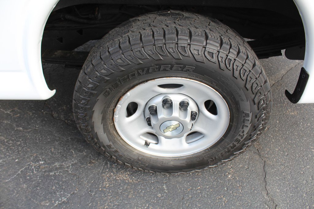 Used 2019 Chevrolet Express 2500 w/ Driver Convenience Package image 30
