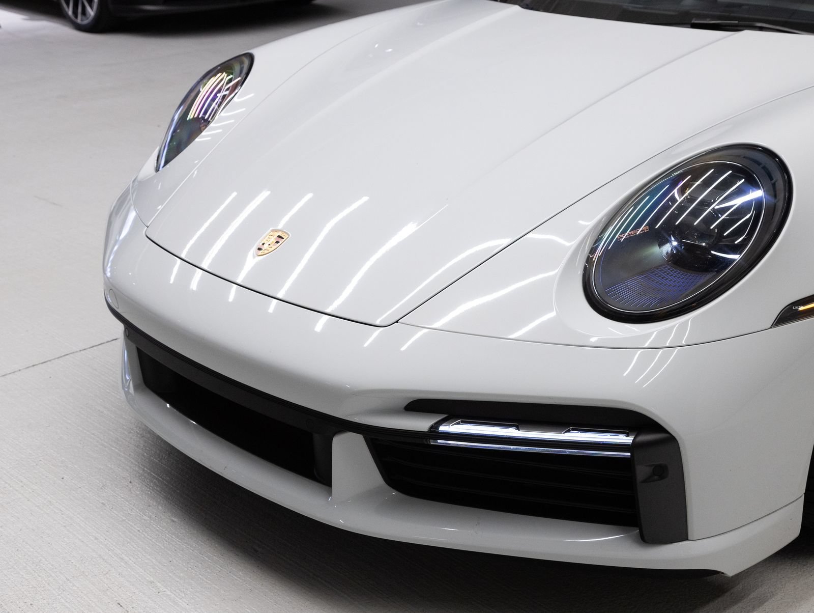 Certified 2021 Porsche 911 Turbo AWD/4WD image 33