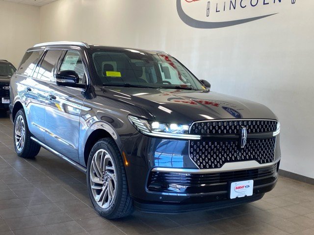 New 2027 Lincoln Navigator Reserve AWD/4WD image 2