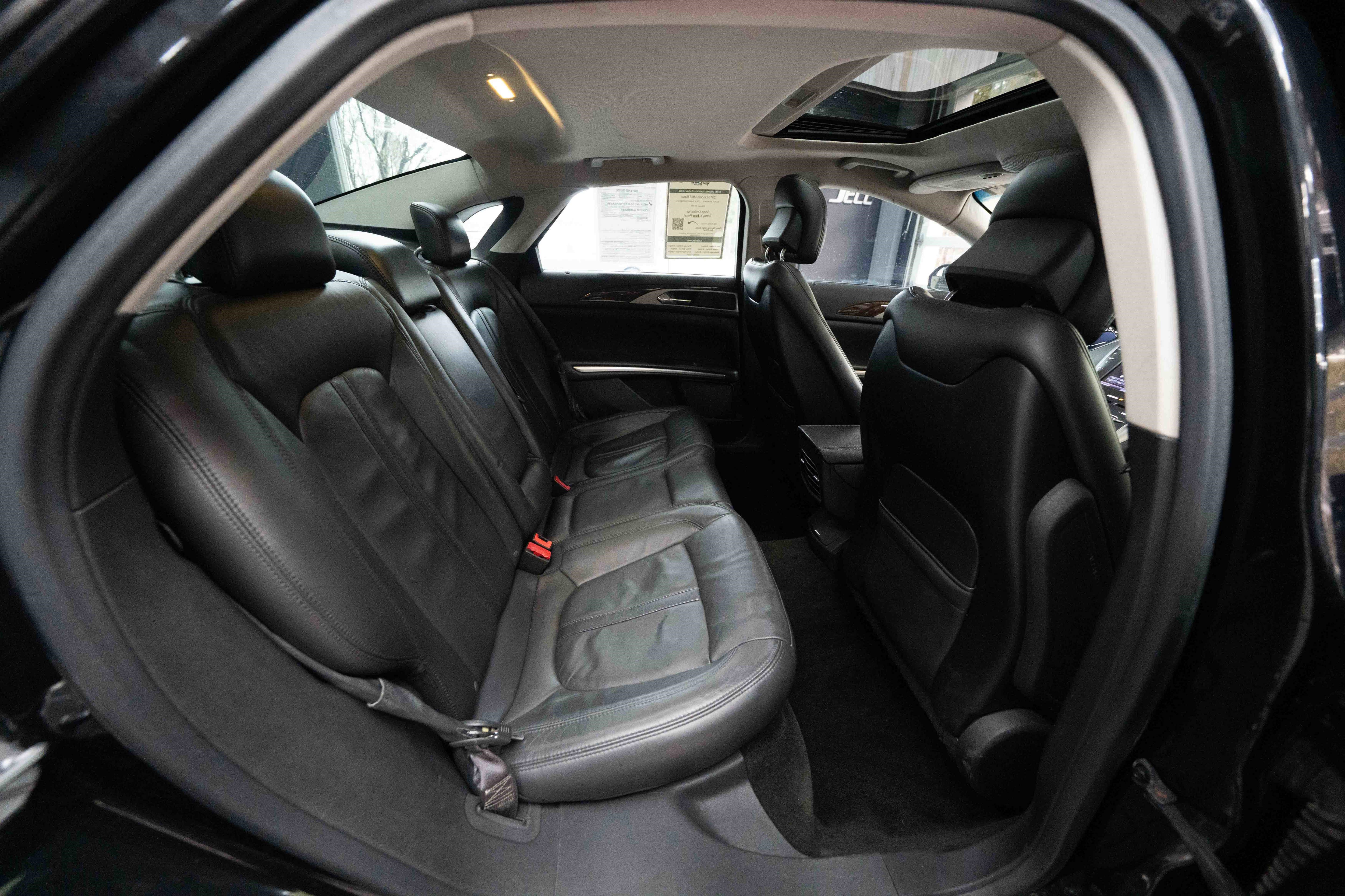 Used 2013 Lincoln MKZ image 24