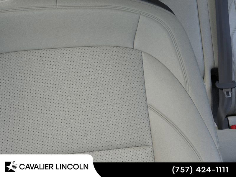 Used 2026 Lincoln Nautilus Premier AWD/4WD image 16