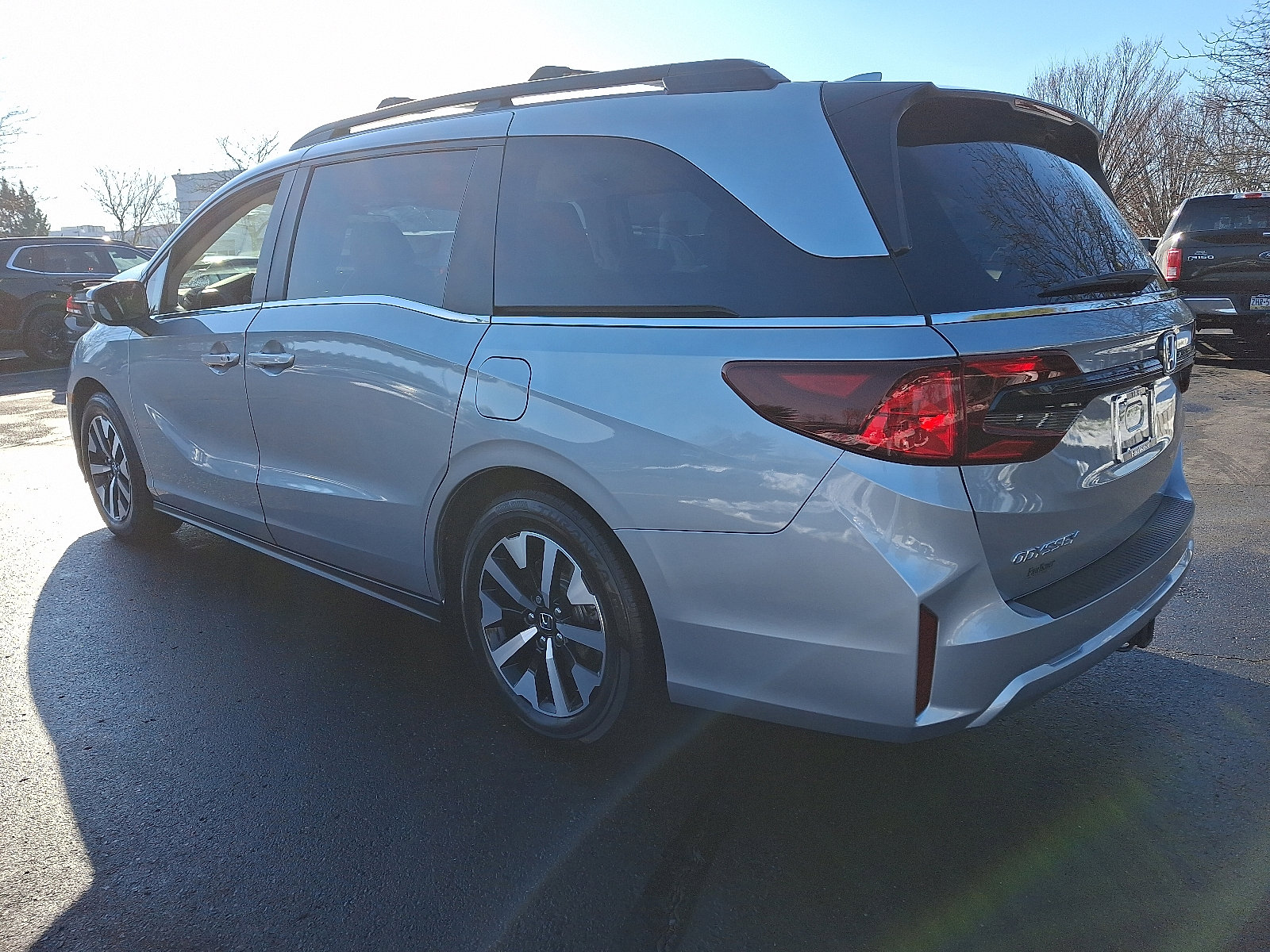 Used 2025 Honda Odyssey EX-L image 4