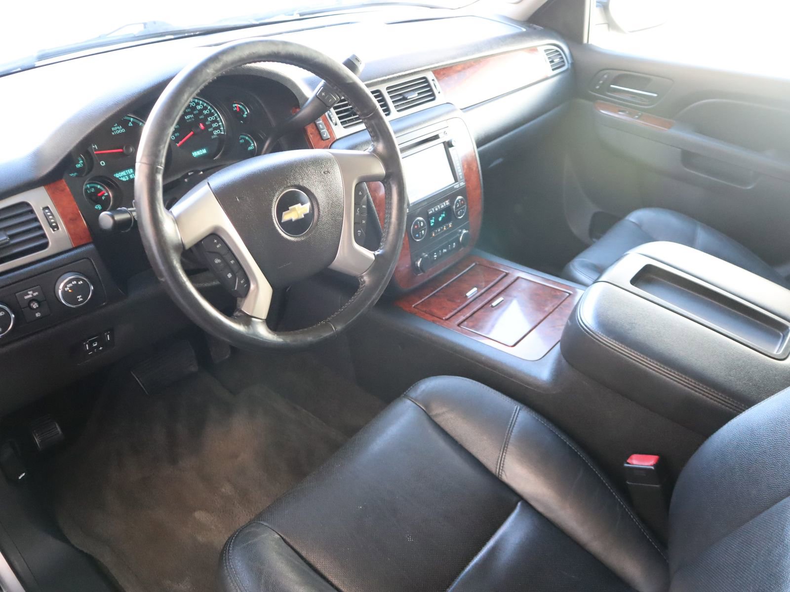 Used 2013 Chevrolet Avalanche LTZ image 24