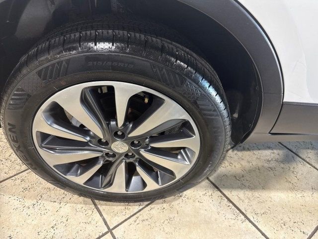 Used 2020 Buick Encore Essence image 16