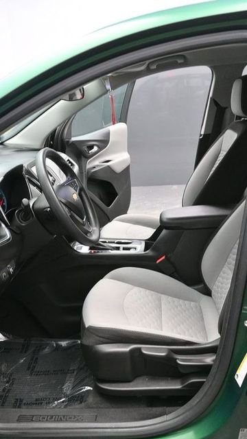 Used 2018 Chevrolet Equinox LS image 18