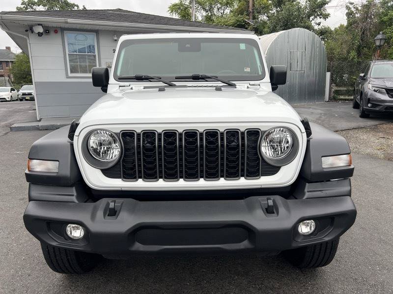 Used 2025 Jeep Wrangler Unlimited Sport AWD/4WD image 2