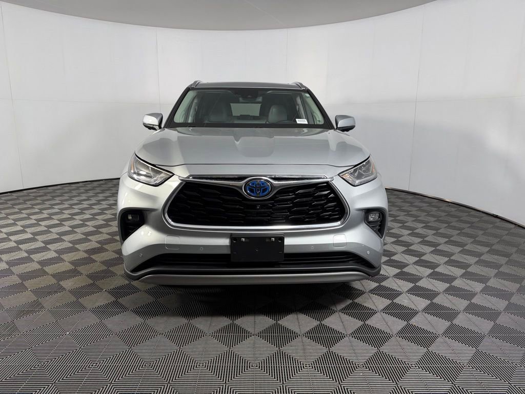 Used 2024 Toyota Highlander Platinum image 7