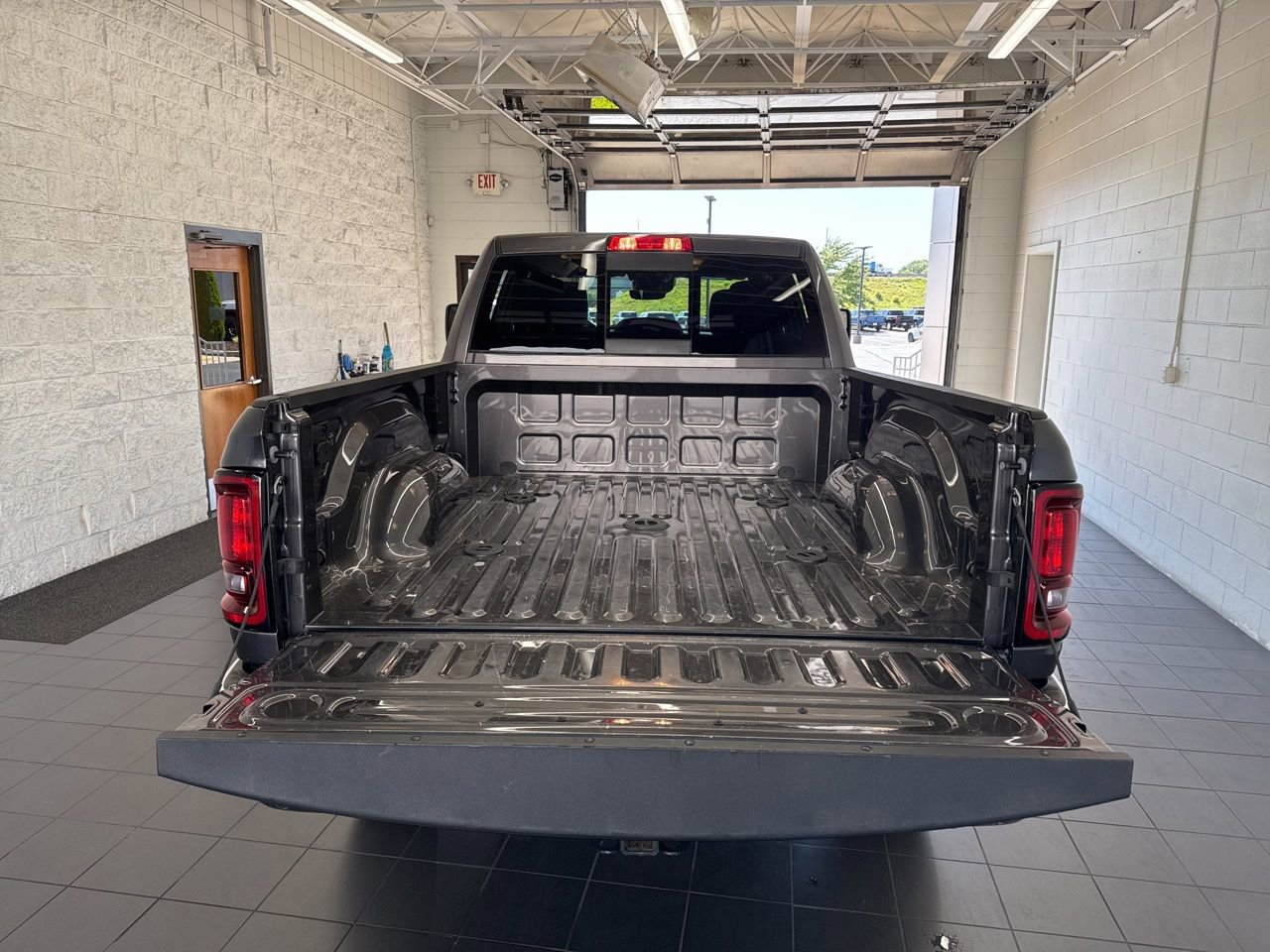 Used 2025 RAM 2500 Tradesman AWD/4WD image 10