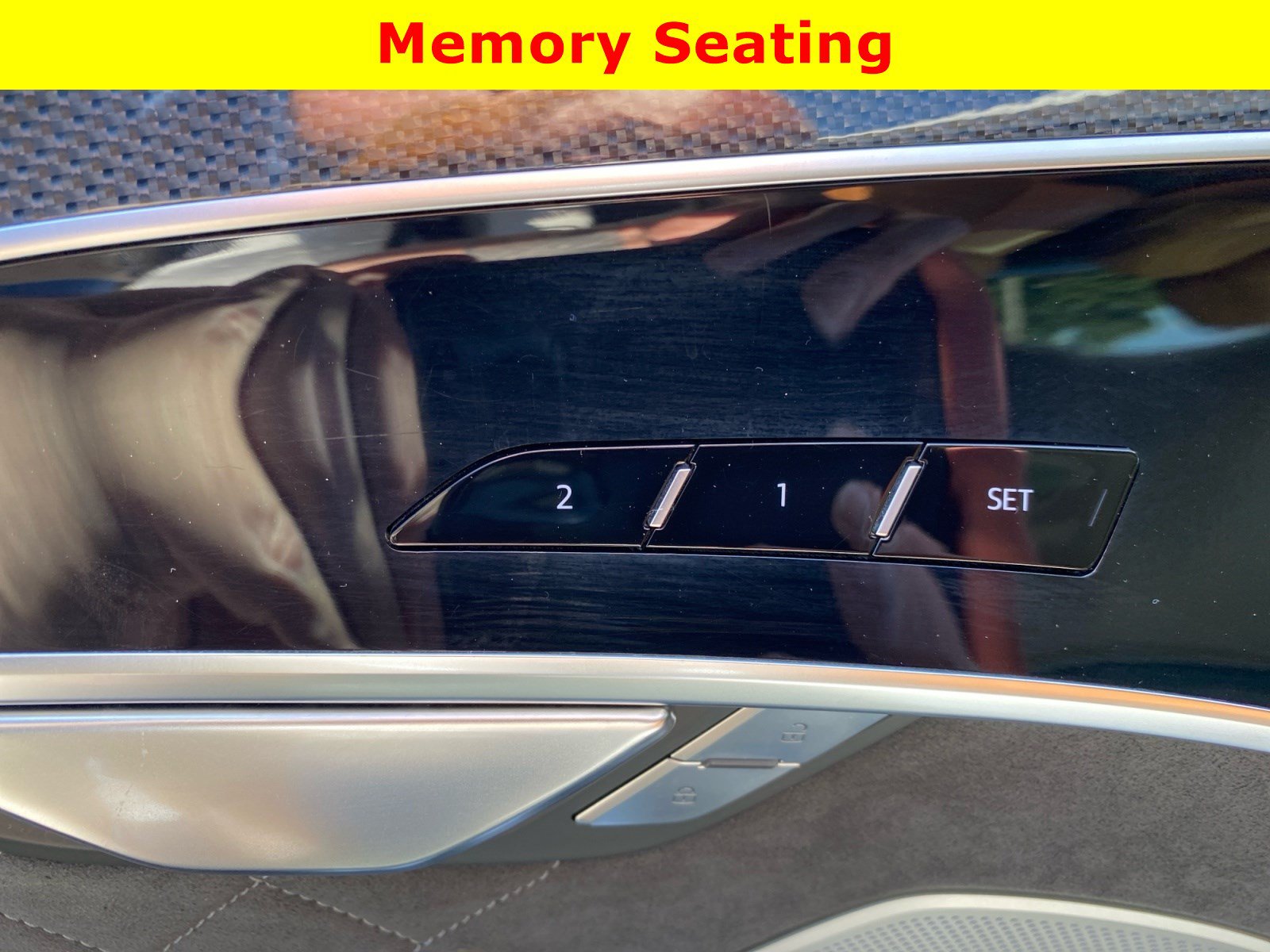 Used 2023 Audi S8 w/ S8 Comfort Plus Package AWD/4WD image 21