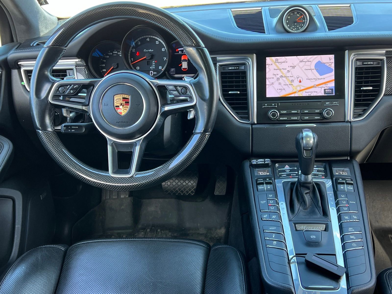 Used 2017 Porsche Macan Turbo image 14