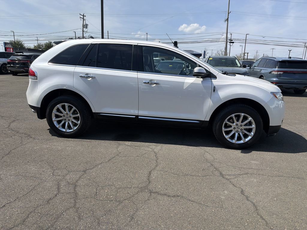 Used 2013 Lincoln MKX AWD image 6