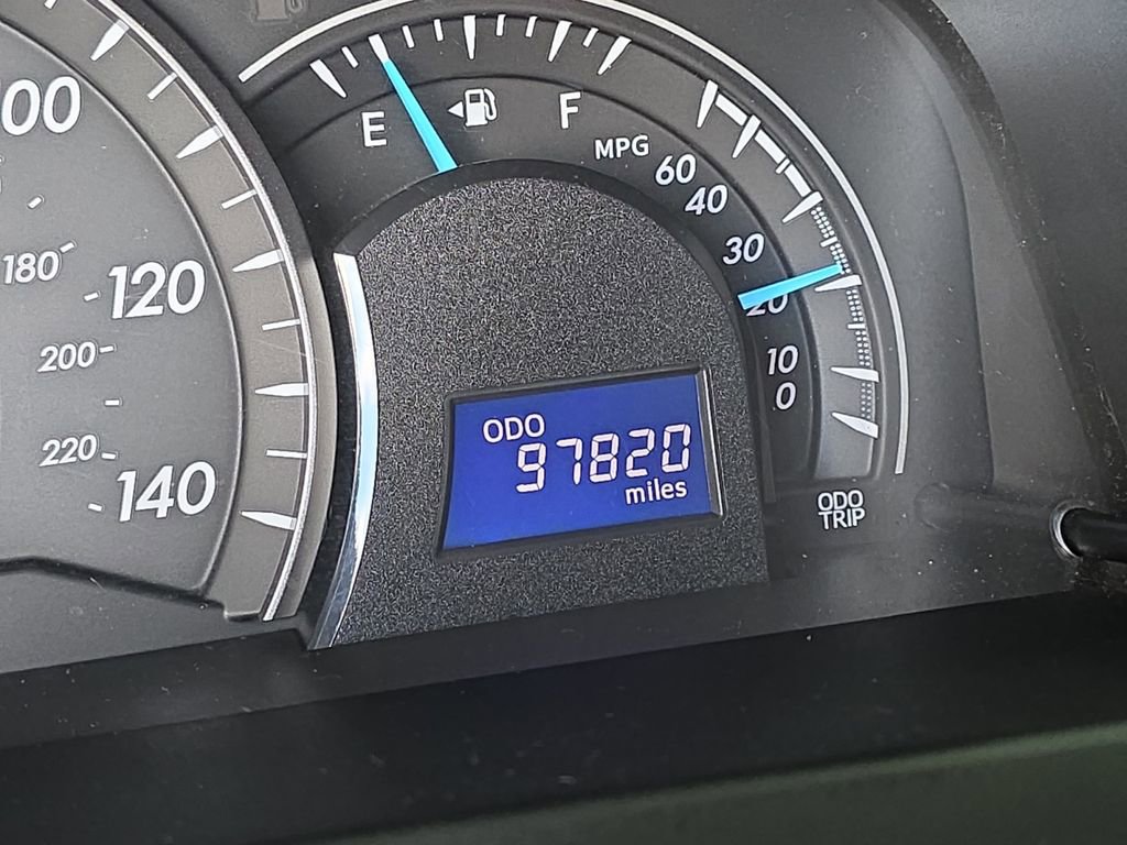 Used 2012 Toyota Camry LE FWD image 37