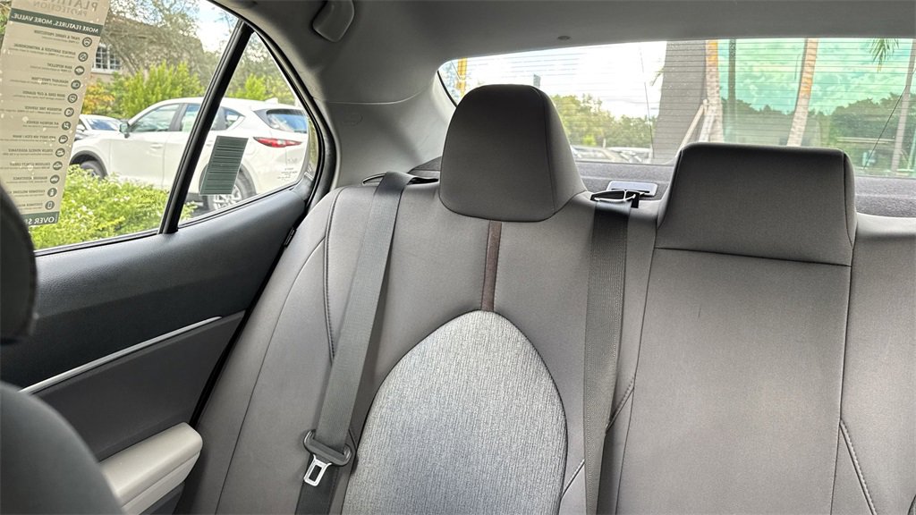 Used 2018 Toyota Camry L image 18