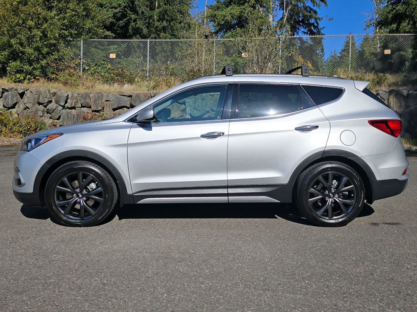 Used 2017 Hyundai Santa Fe Sport w/ 2.0T Ultimate Tech Package 05 AWD/4WD image 2