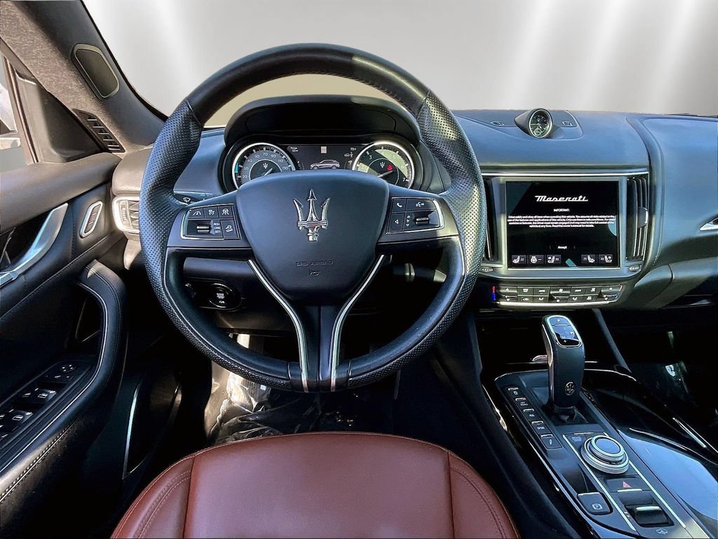 Used 2023 Maserati Levante GT AWD/4WD image 8