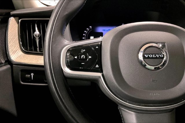 Certified 2022 Volvo XC60 B6 Inscription w/ Climate Package AWD/4WD image 21