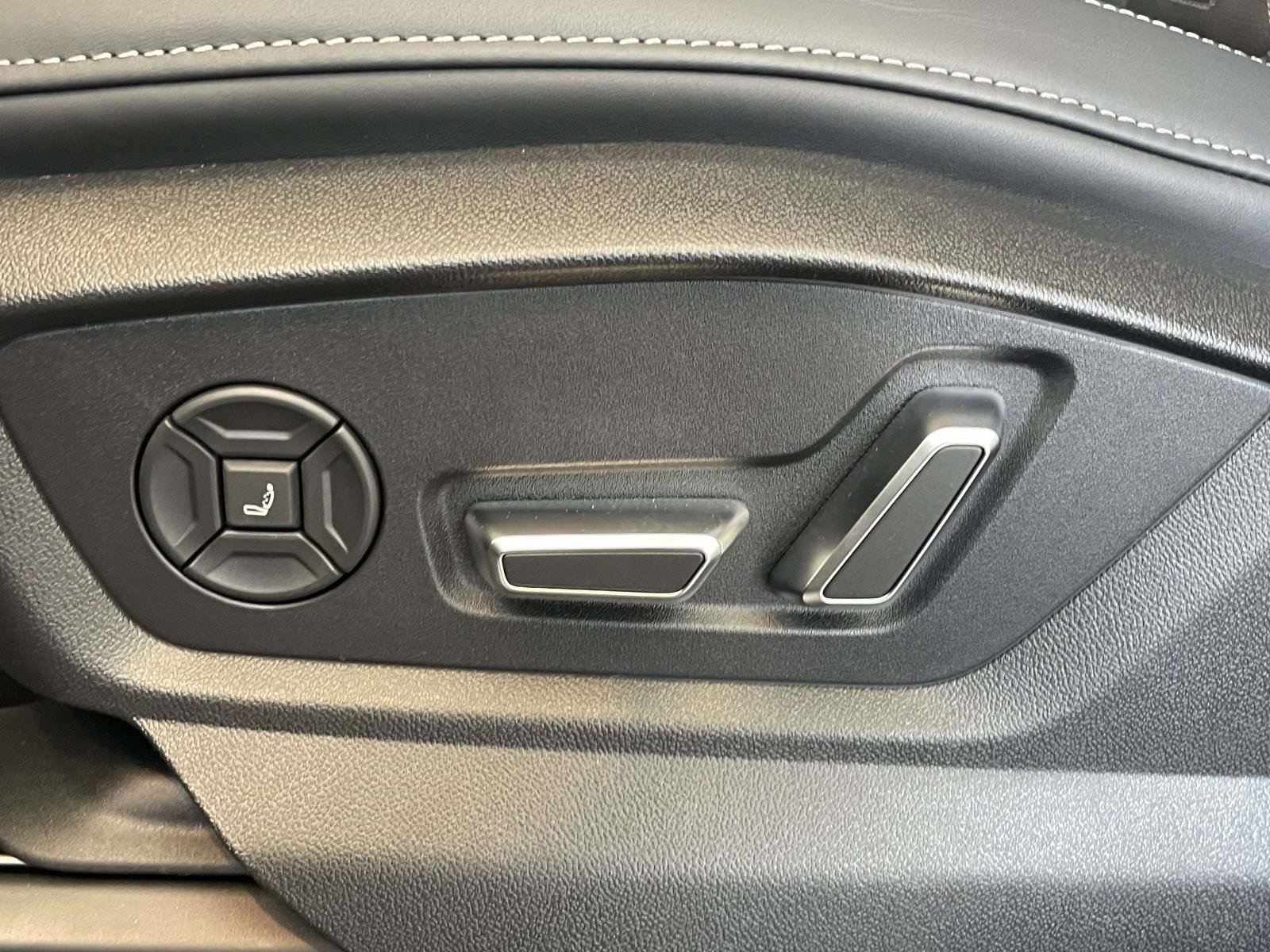 New 2026 Audi RS Q8 performance AWD/4WD image 18
