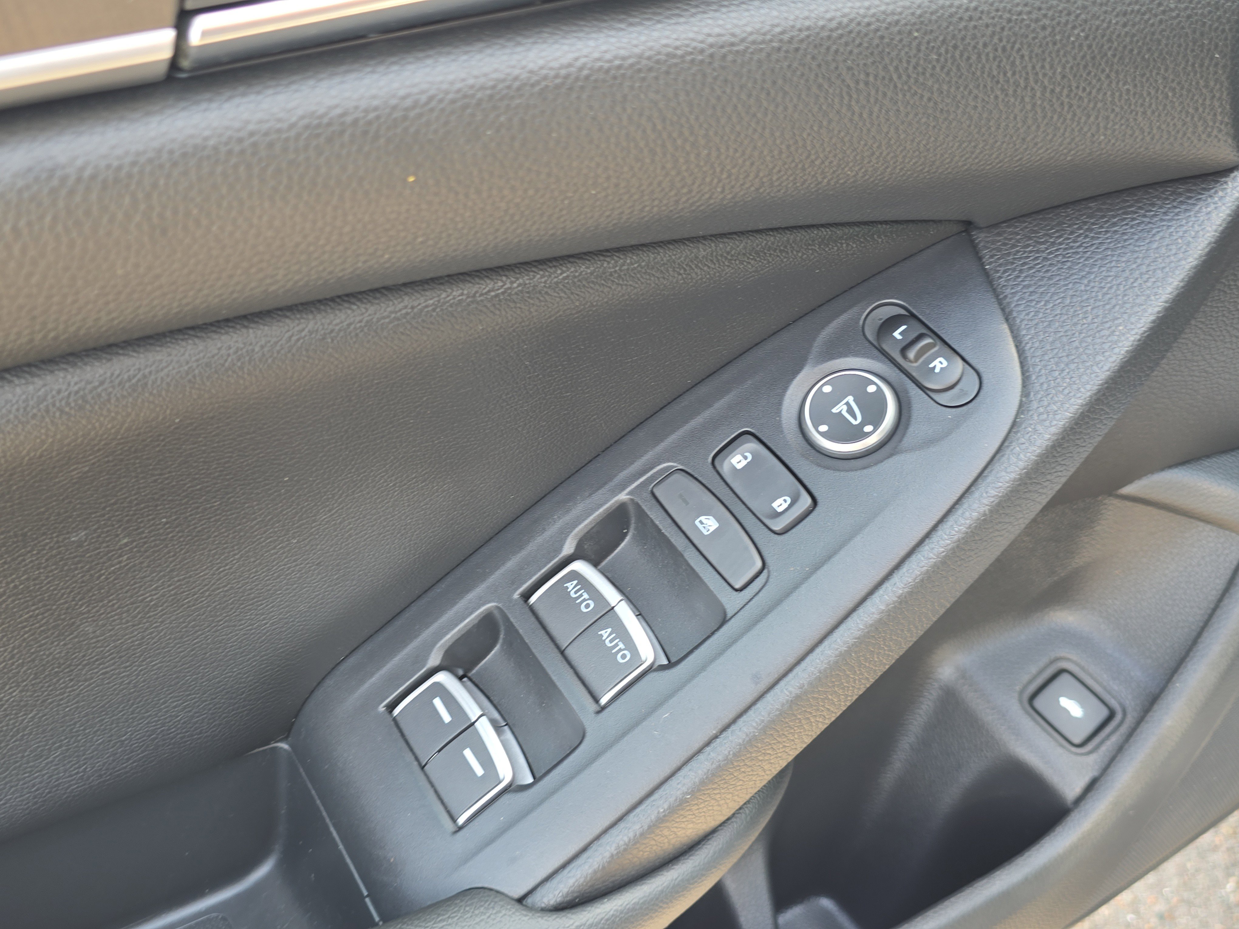 Used 2019 Honda Accord LX image 19