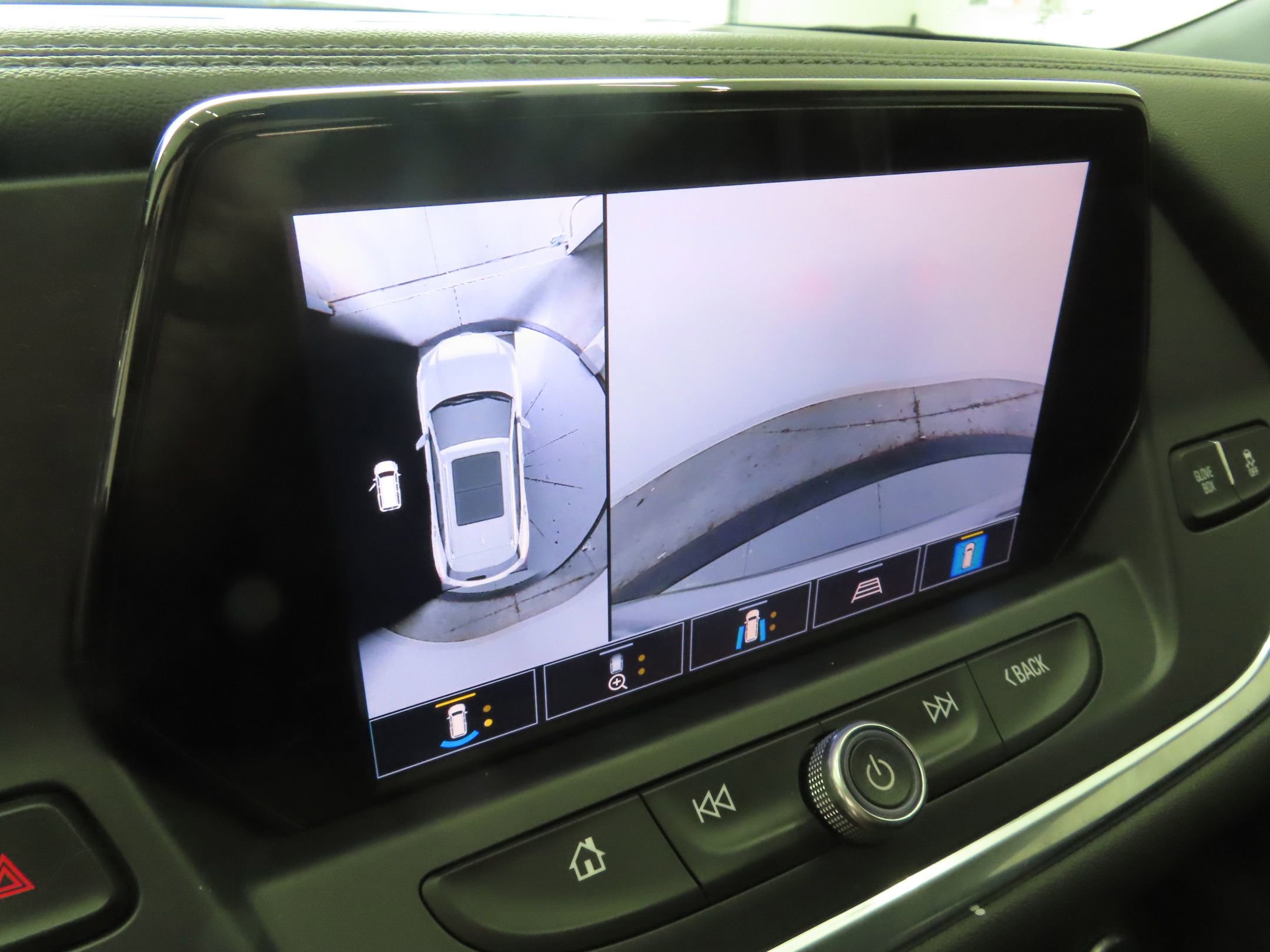 Used 2022 Chevrolet Blazer LT w/ Sound & Technology Package FWD image 19