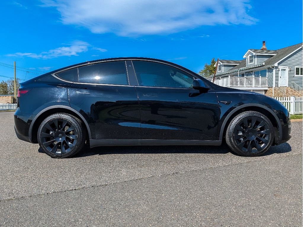Used 2022 Tesla Model Y Long Range image 4