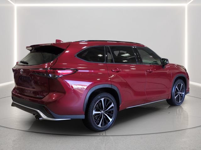 Used 2021 Toyota Highlander XSE AWD/4WD image 5