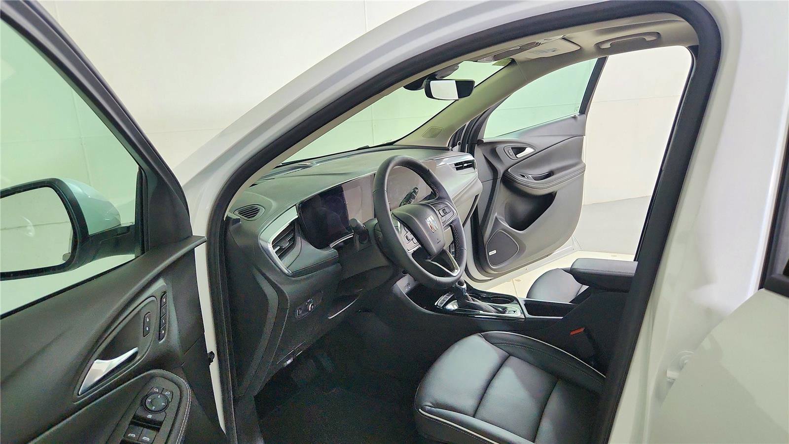 Used 2026 Buick Encore GX Avenir w/ Avenir Technology Package AWD/4WD image 28
