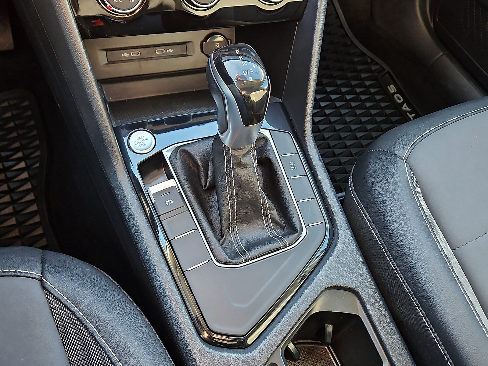 Certified 2023 Volkswagen Taos SE image 13